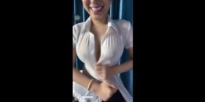 Gái xinh VN show hàng cute cho mấy anh em nứng cặc chơi